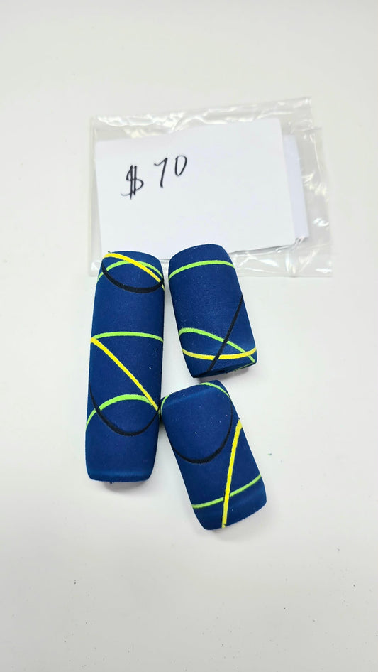 Custom blue greep yellow split grip